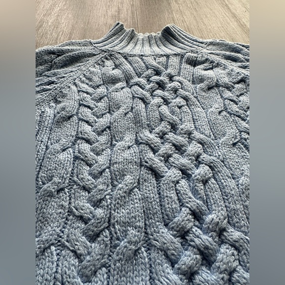 Lands end sky blue cable knit sweater size L/14-16 - Picture 2 of 7